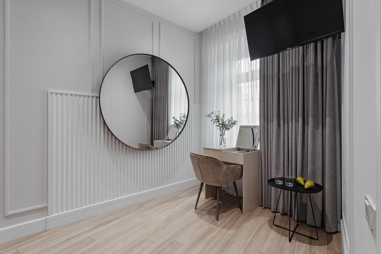 New! Luxury Apartment In The Center Of Odessa Overlooking Deribasovskaya Str. Low Price! Exterior foto